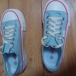 Ladies shoes canvas shoes